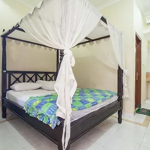 https://lori-beach-inn.hotelsseminyak.net